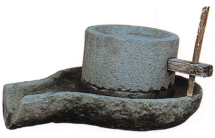 豆腐製造の石臼